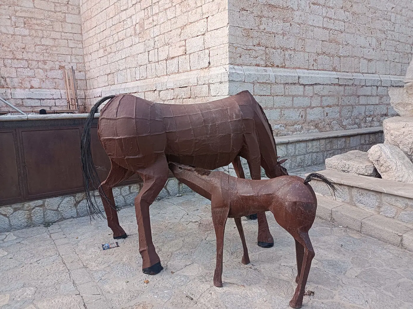 Sculpture d'ânes en bronze à Binissalem