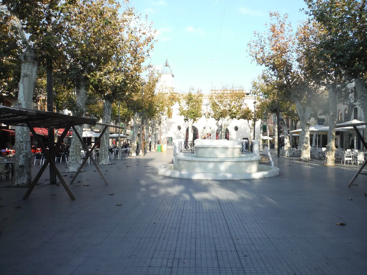 Plaça Major de Sa Pobla avec ses terrasses