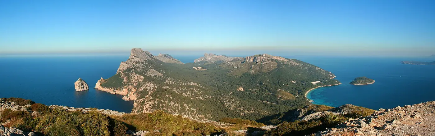 Panorama à 180° depuis la Talaia d'Albercutx sur toute la péninsule de Formentor.